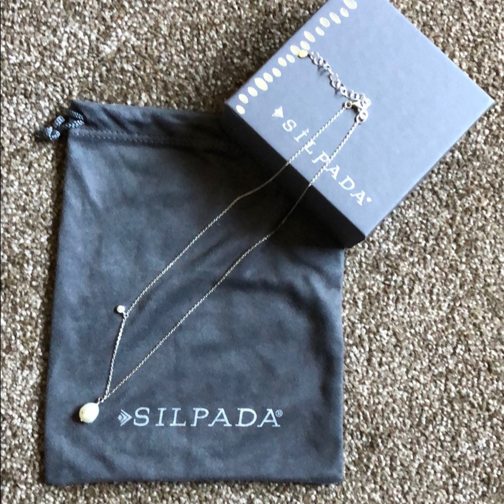 Silpada pearl accent necklace